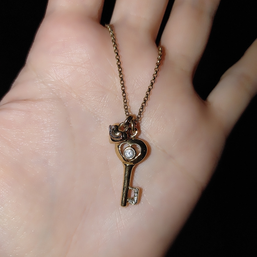 Juicy couture lock & key necklace